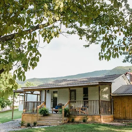 Moonlight Cottage - Your Romantic & Scenic Escape